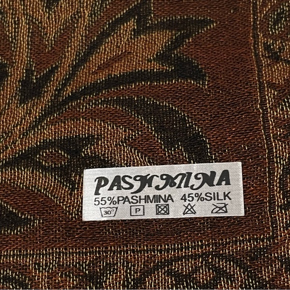 LODIS Rare & Fabulous Black Leather Luggage Tote with Contrast Stitching & Scarf - Picture 15 of 15